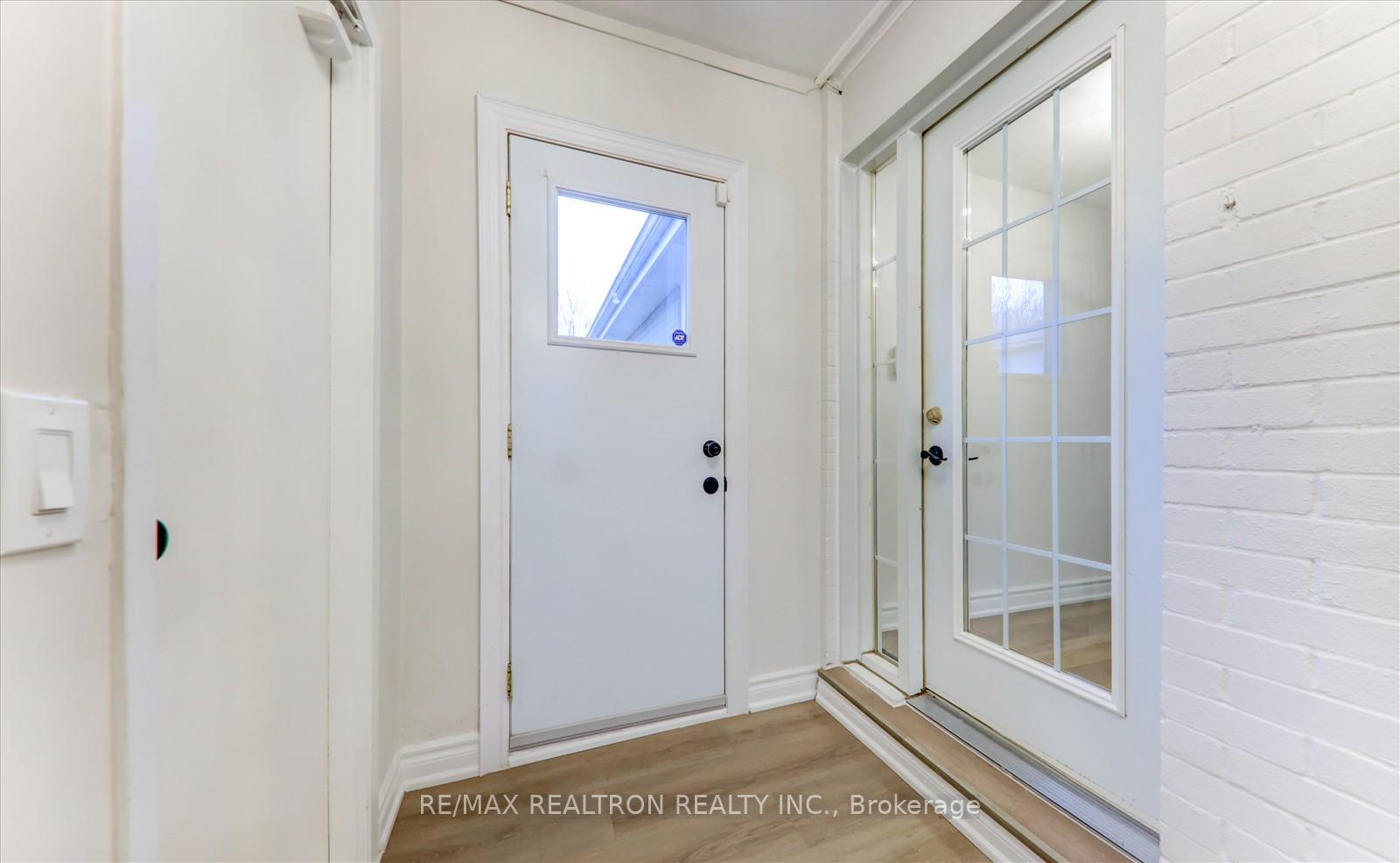 Photo 8 of 744 Krosno Boulevard, Pickering, Bay Ridges — HOMEH