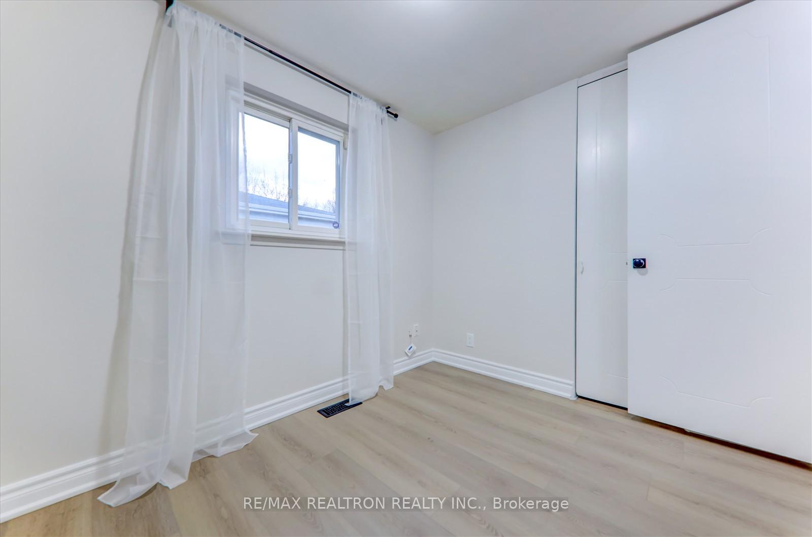 Photo 14 of 744 Krosno Boulevard, Pickering, Bay Ridges — HOMEH