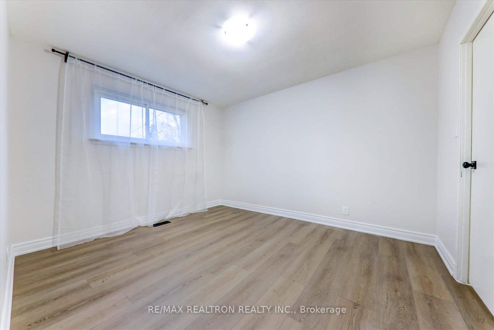 Photo 18 of 744 Krosno Boulevard, Pickering, Bay Ridges — HOMEH