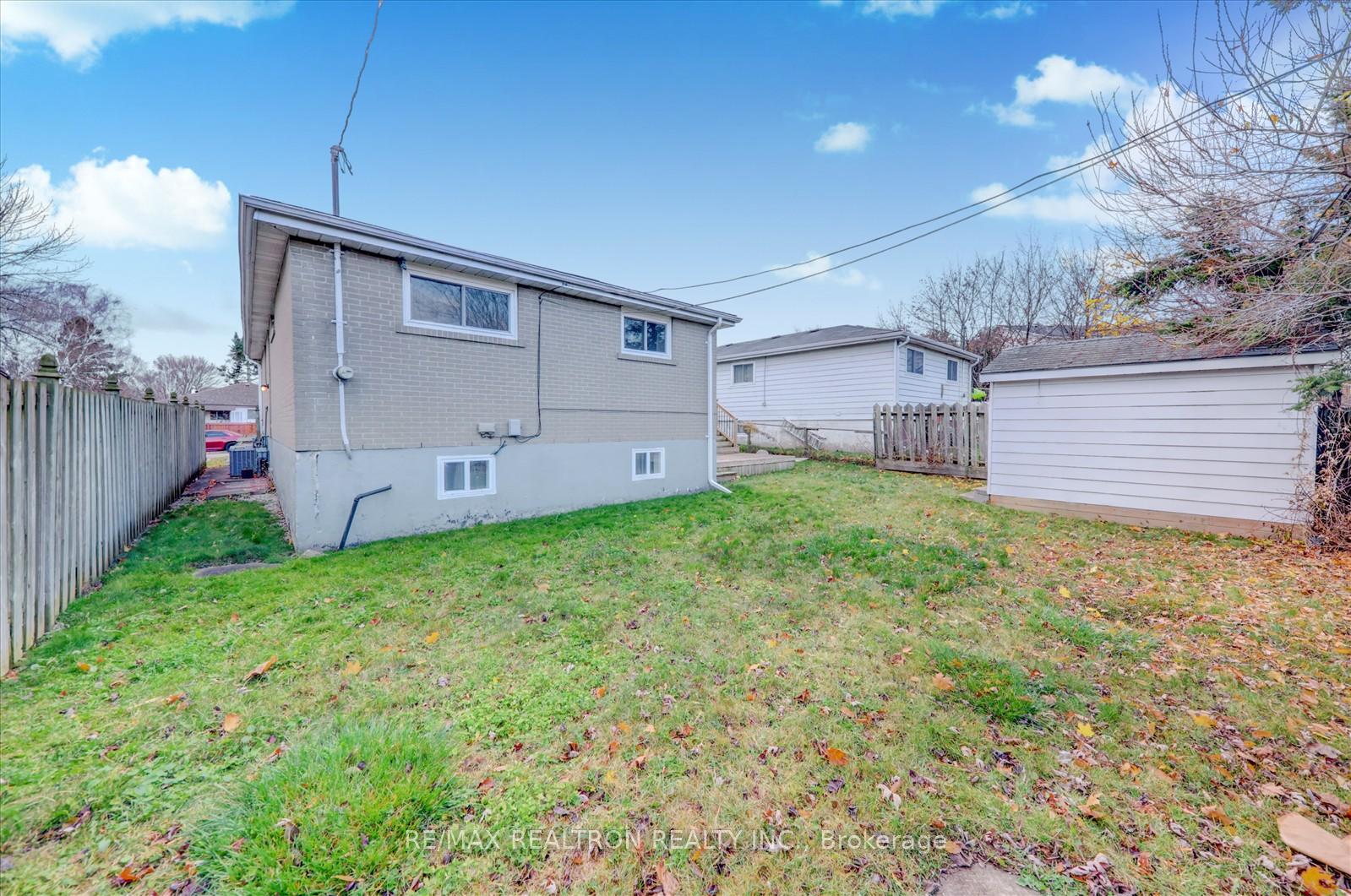 Photo 23 of 744 Krosno Boulevard, Pickering, Bay Ridges — HOMEH
