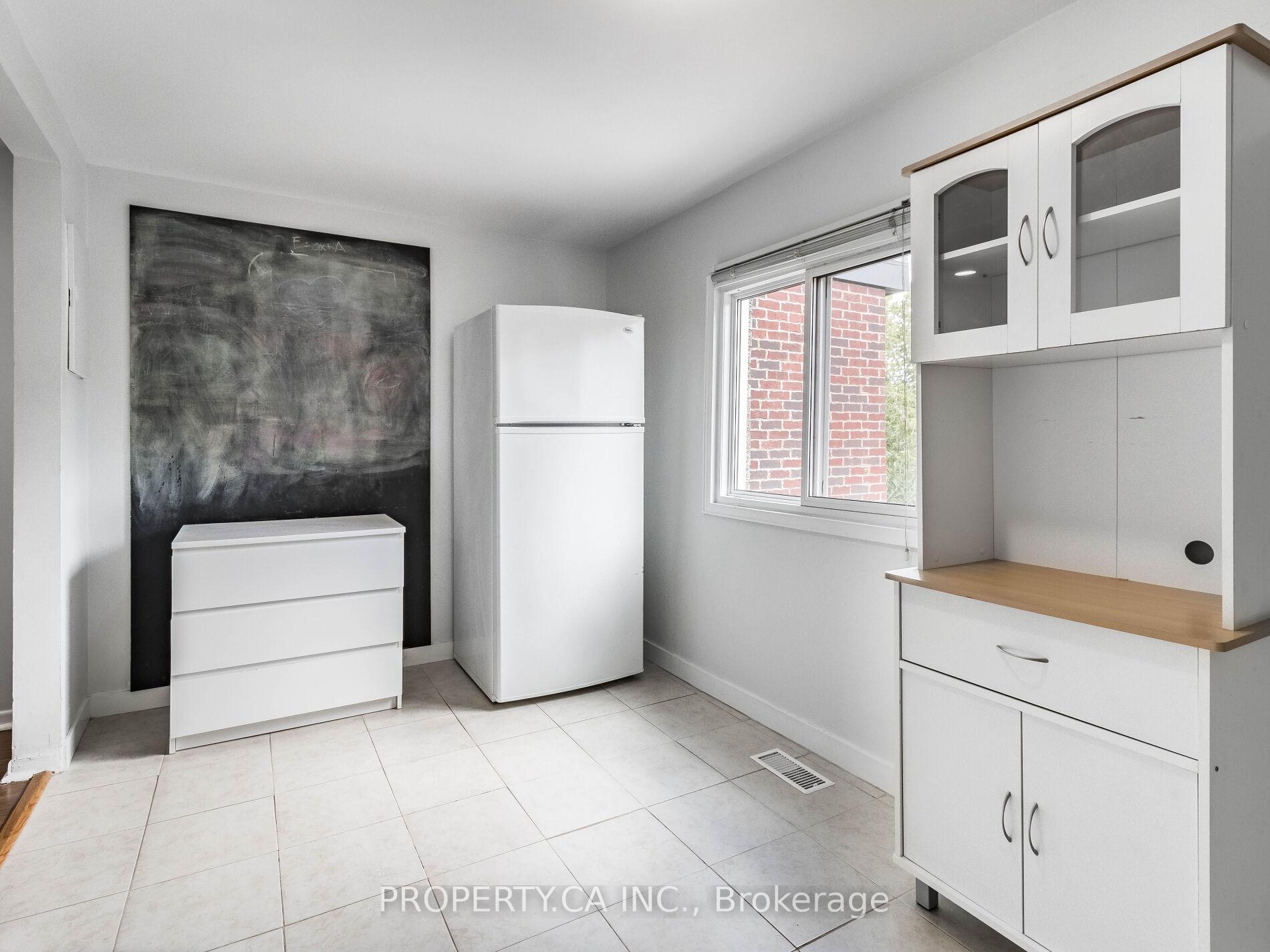 Front of Unit Upper, 285 Bartlett Avenue
