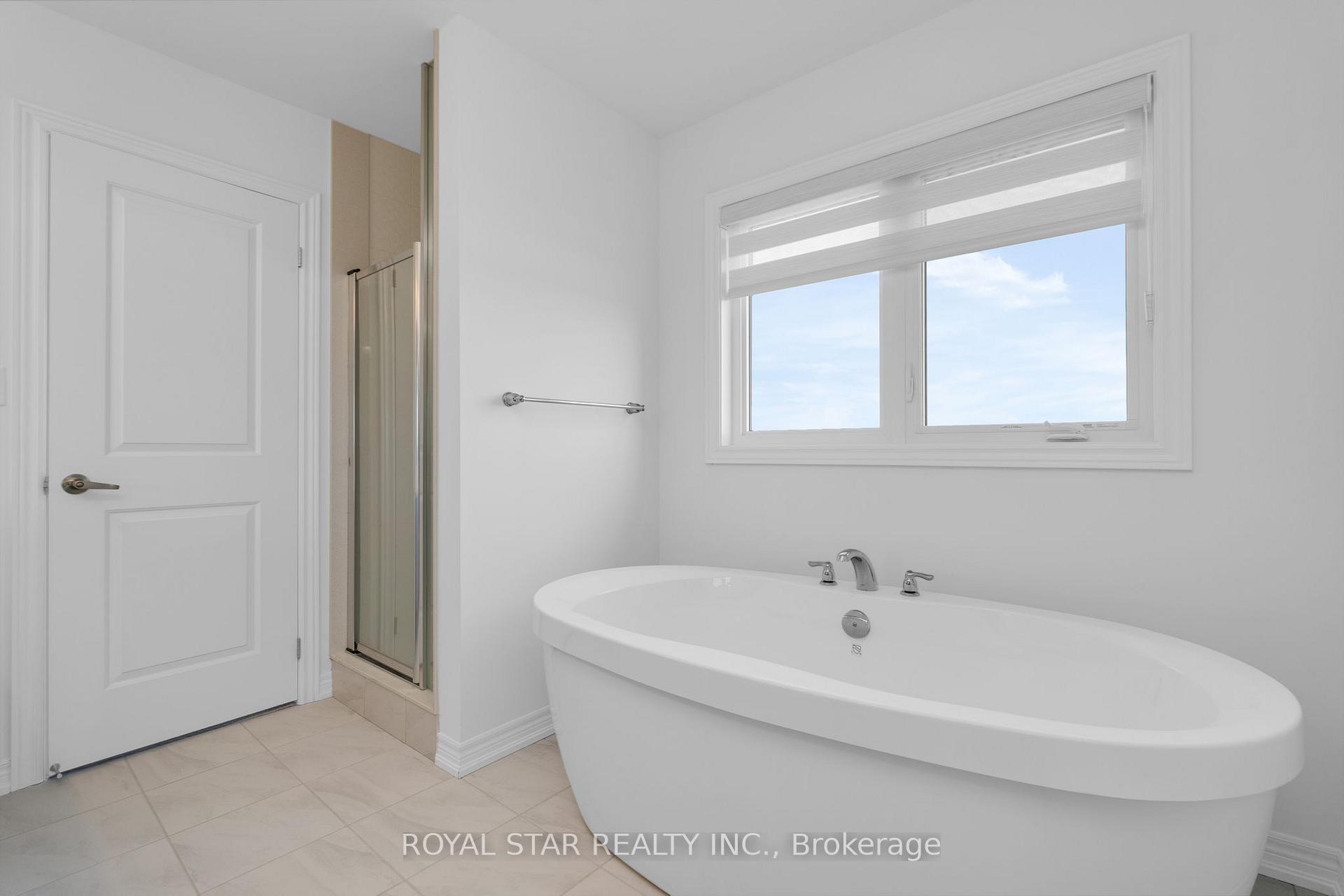 Photo 17 of 169 Fenchurch Manor, Barrie, Painswick South — HOMEH