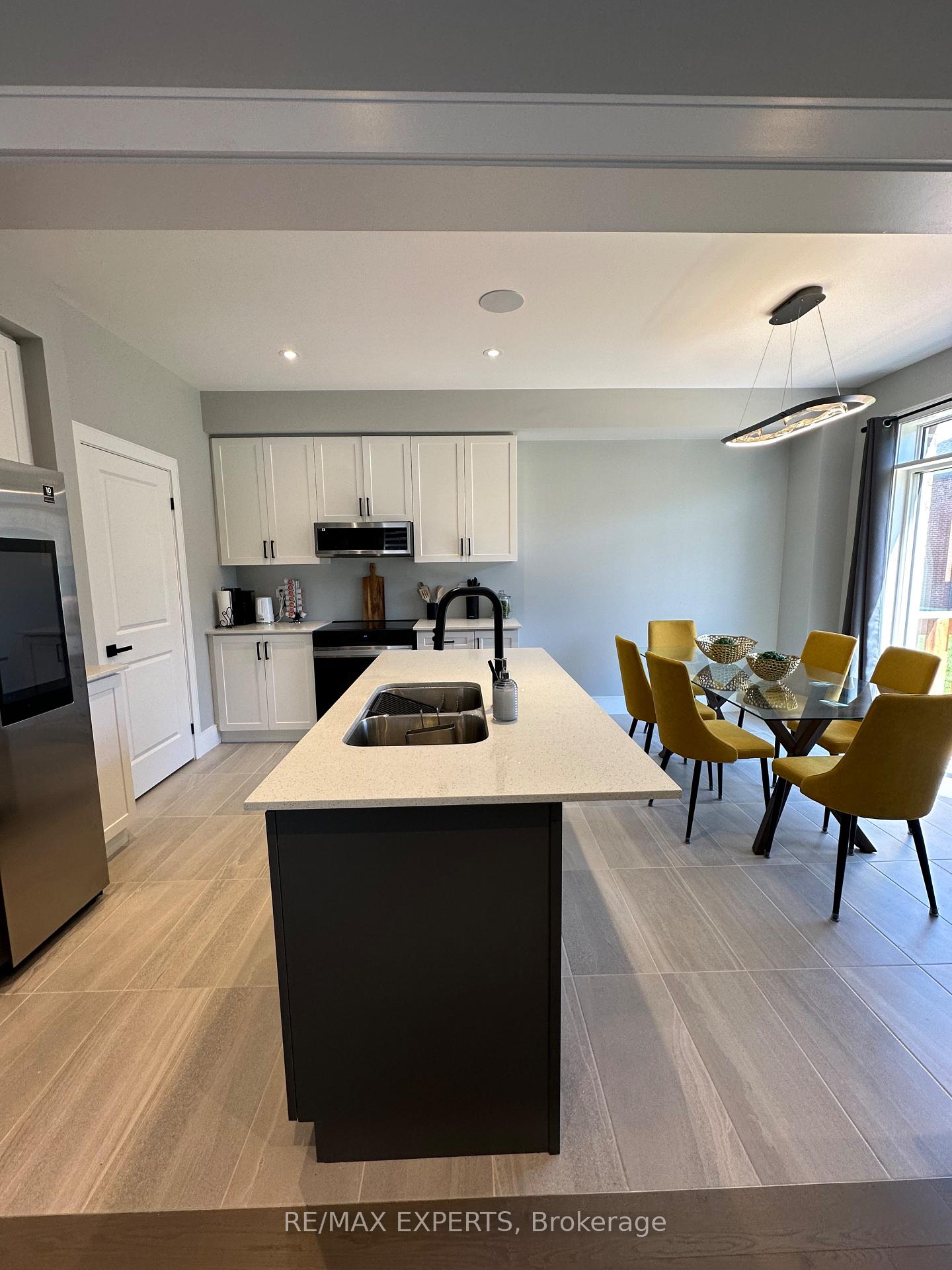 Photo 5 of Unit Main, 1335 Davis loop Circle, Innisfil, Lefroy — HOMEH