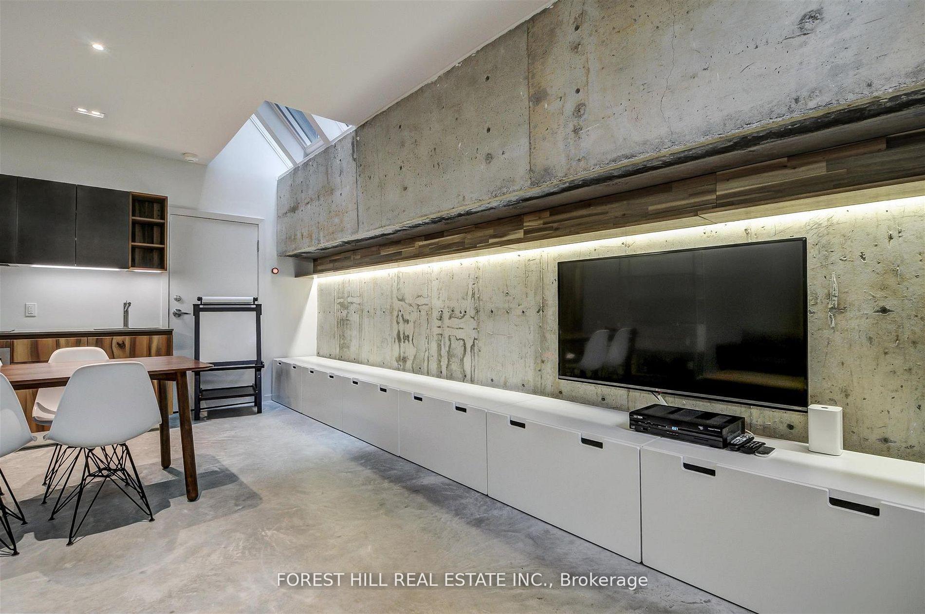 Photo 7 of Unit 1, 117 Robert Street, Toronto, University — HOMEH