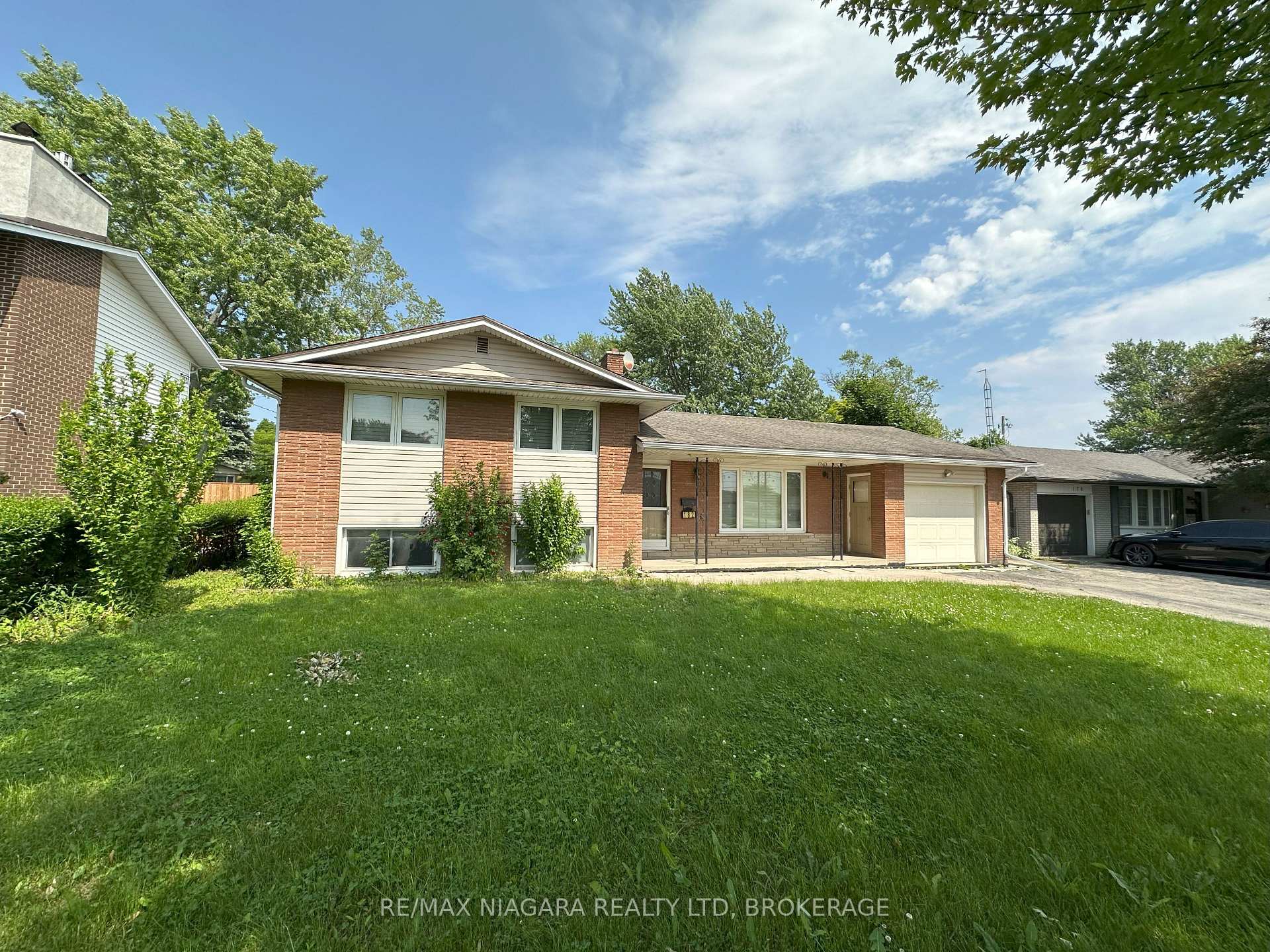 Front of Unit MAIN, 182 Willson Road