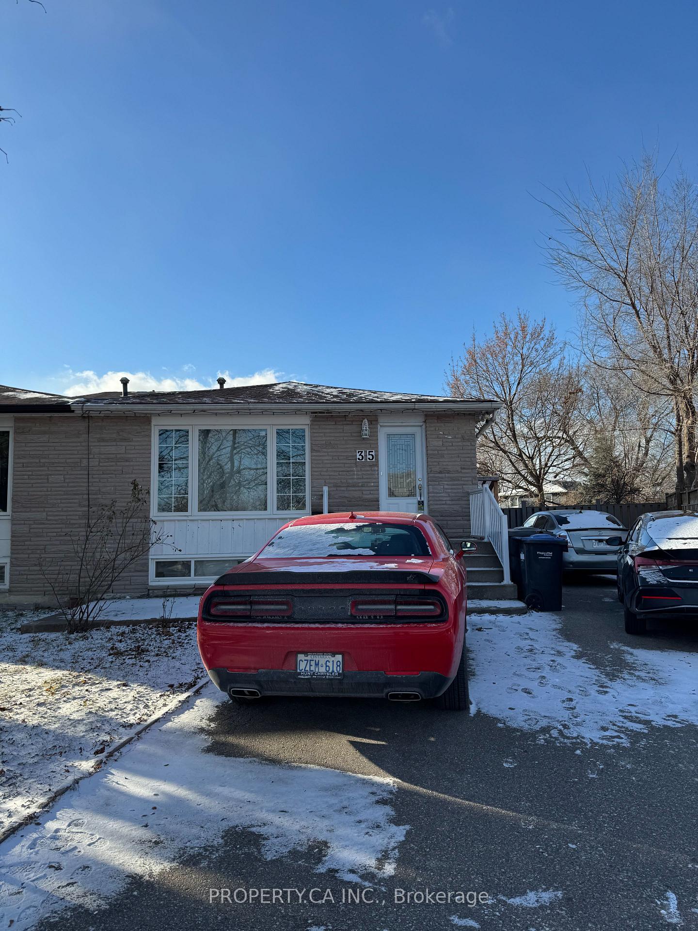 Photo 1 of Unit Upper, 35 Garside Crescent, Brampton, Northgate — HOMEH