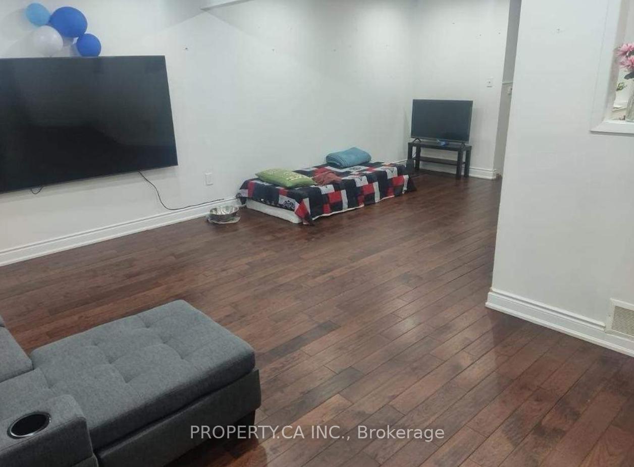 Photo 4 of Unit Upper, 35 Garside Crescent, Brampton, Northgate — HOMEH