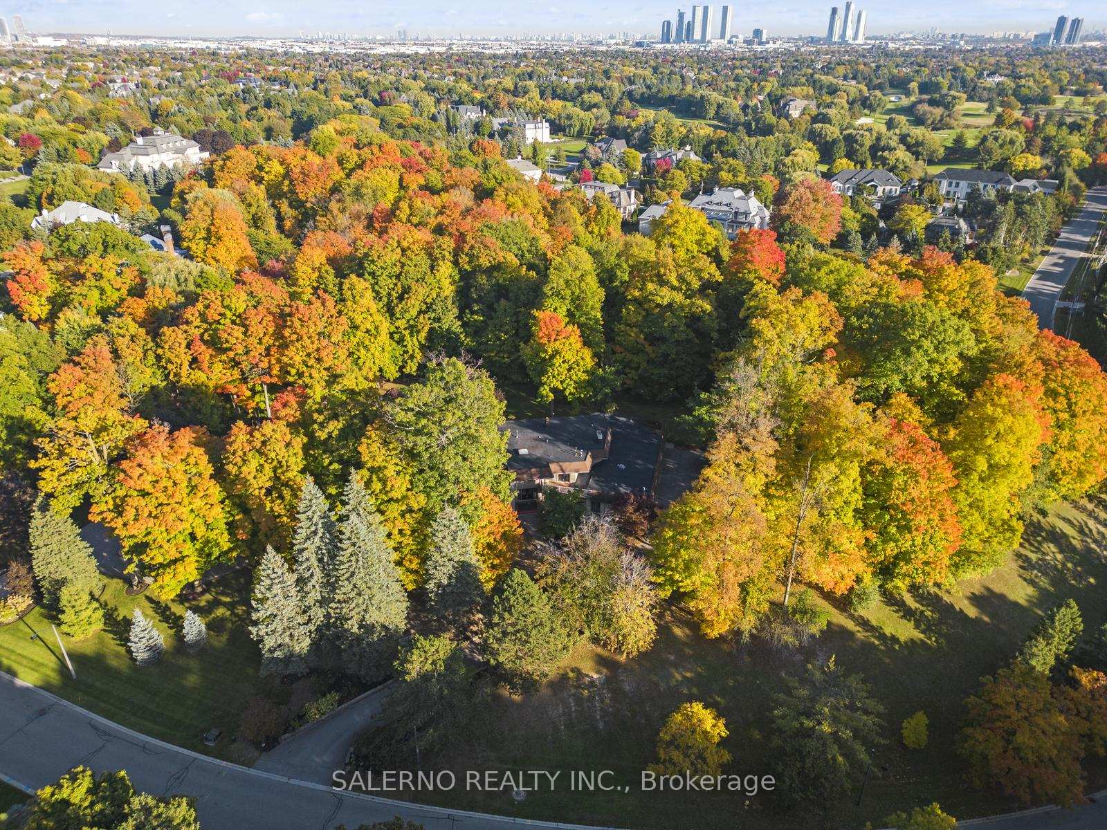 Photo 6 of 41 Golf Avenue, Vaughan, East Woodbridge — HOMEH