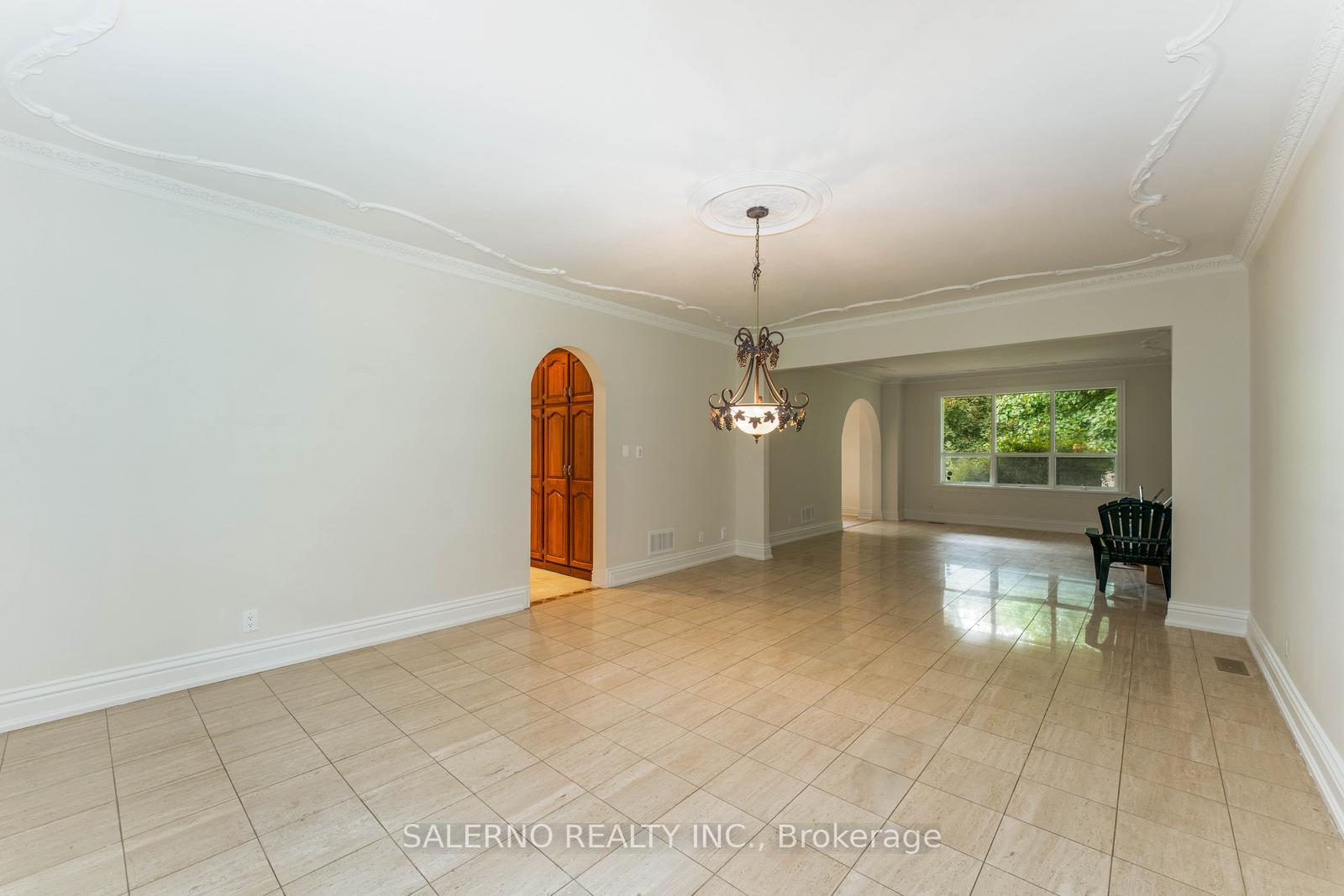 Photo 10 of 41 Golf Avenue, Vaughan, East Woodbridge — HOMEH