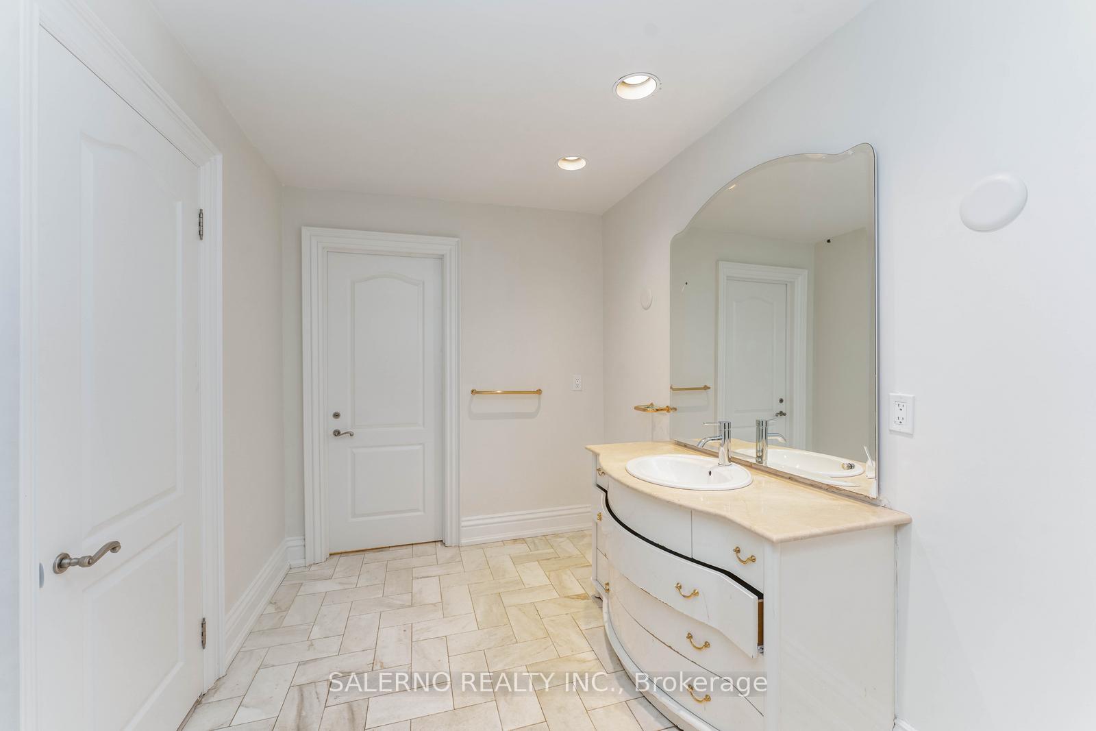 Photo 21 of 41 Golf Avenue, Vaughan, East Woodbridge — HOMEH