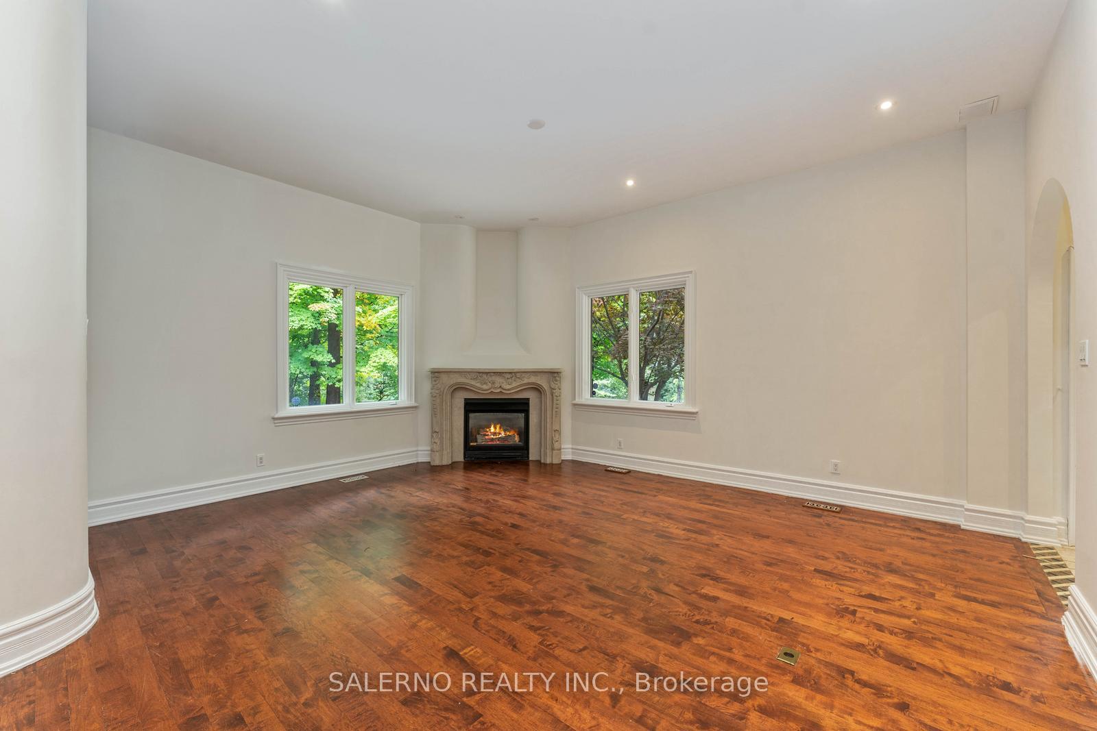 Photo 27 of 41 Golf Avenue, Vaughan, East Woodbridge — HOMEH
