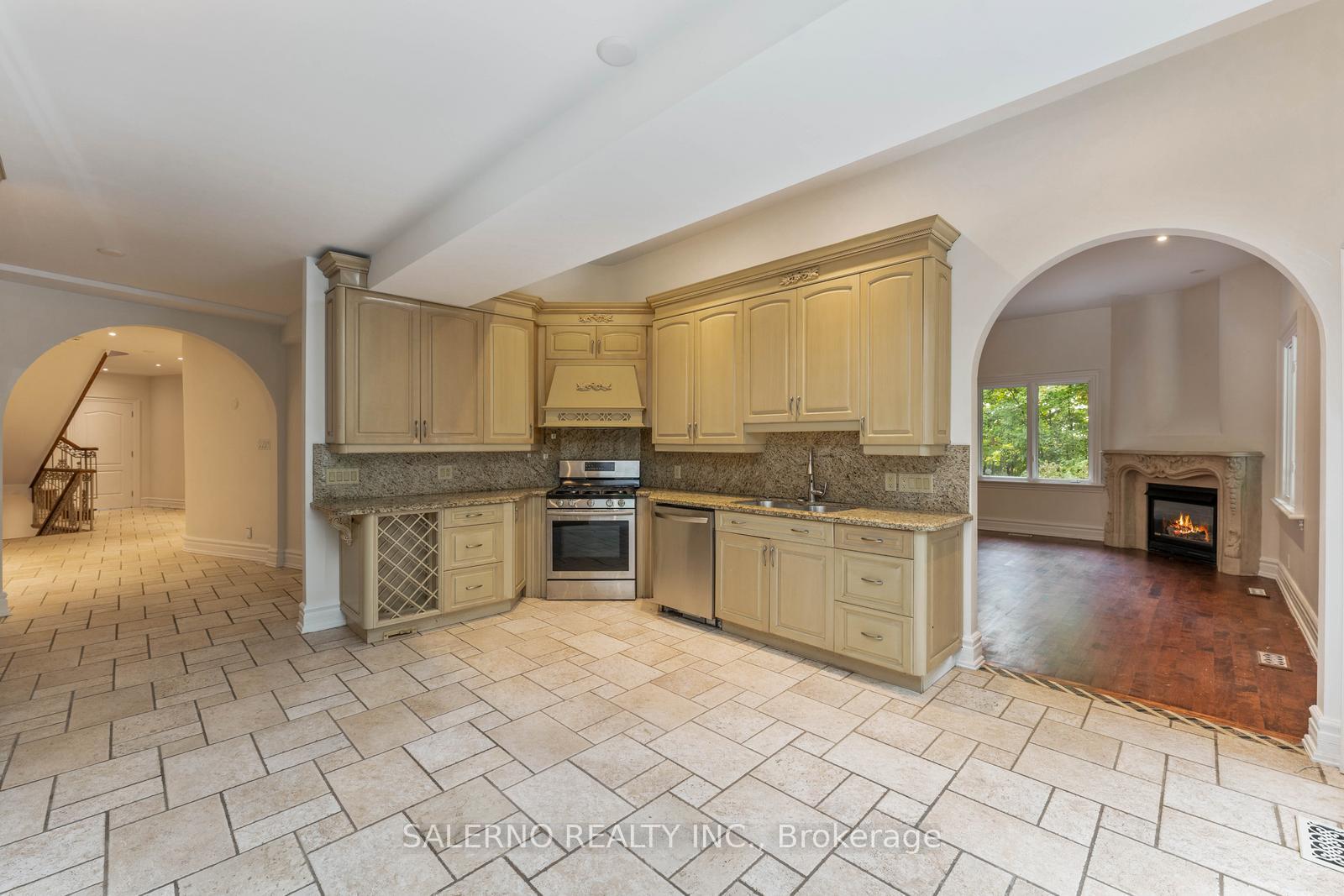 Photo 28 of 41 Golf Avenue, Vaughan, East Woodbridge — HOMEH