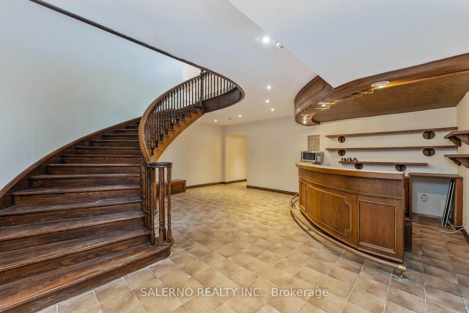 Photo 32 of 41 Golf Avenue, Vaughan, East Woodbridge — HOMEH