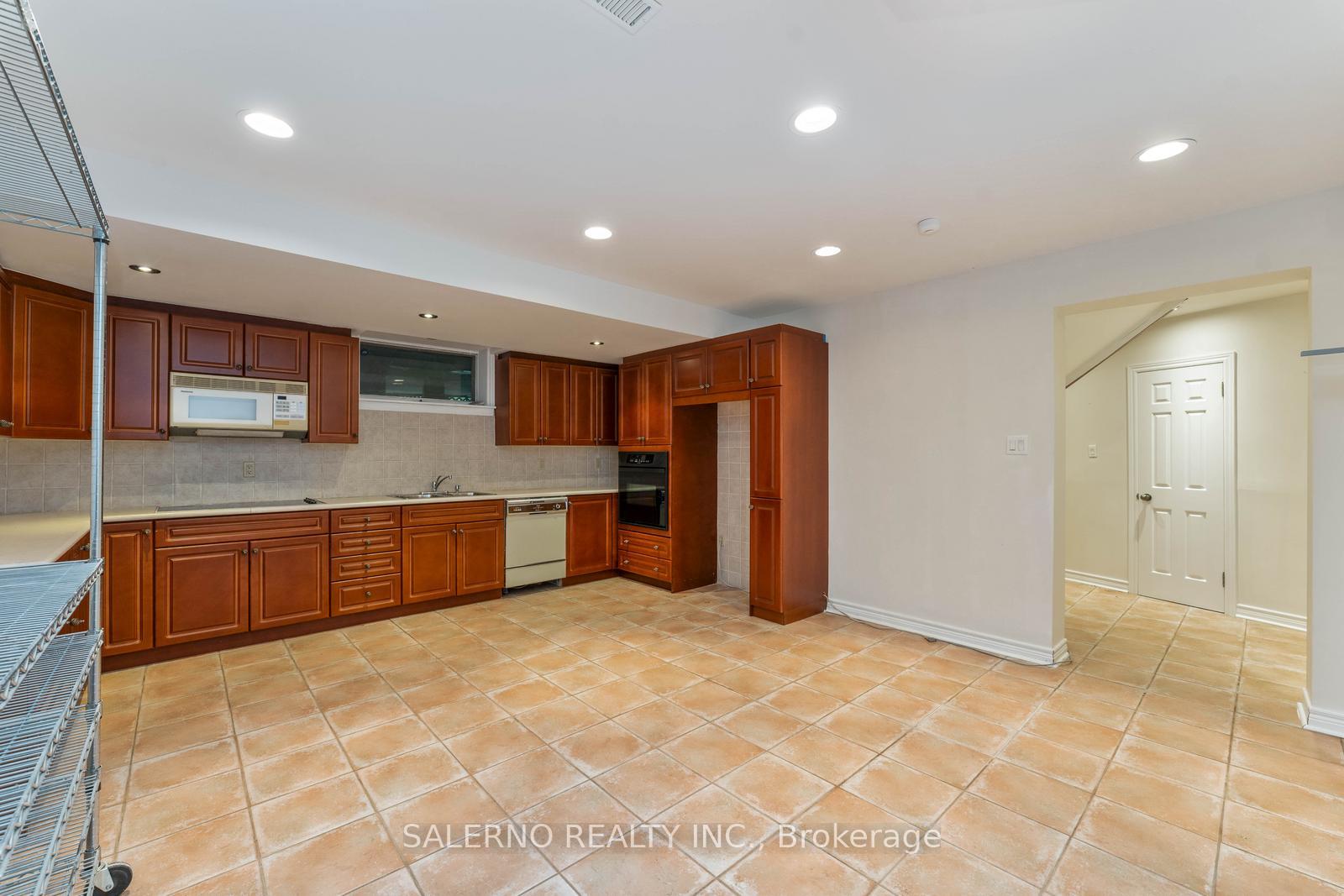 Photo 36 of 41 Golf Avenue, Vaughan, East Woodbridge — HOMEH