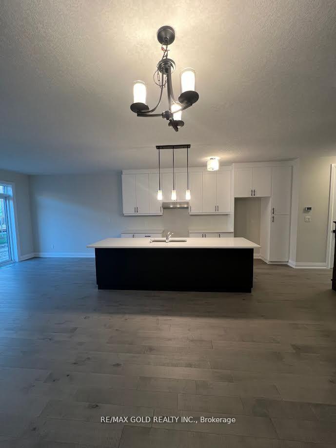 Photo 2 of 23 Jacob Detweiller Drive, Kitchener — HOMEH