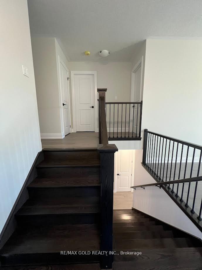 Photo 5 of 23 Jacob Detweiller Drive, Kitchener — HOMEH