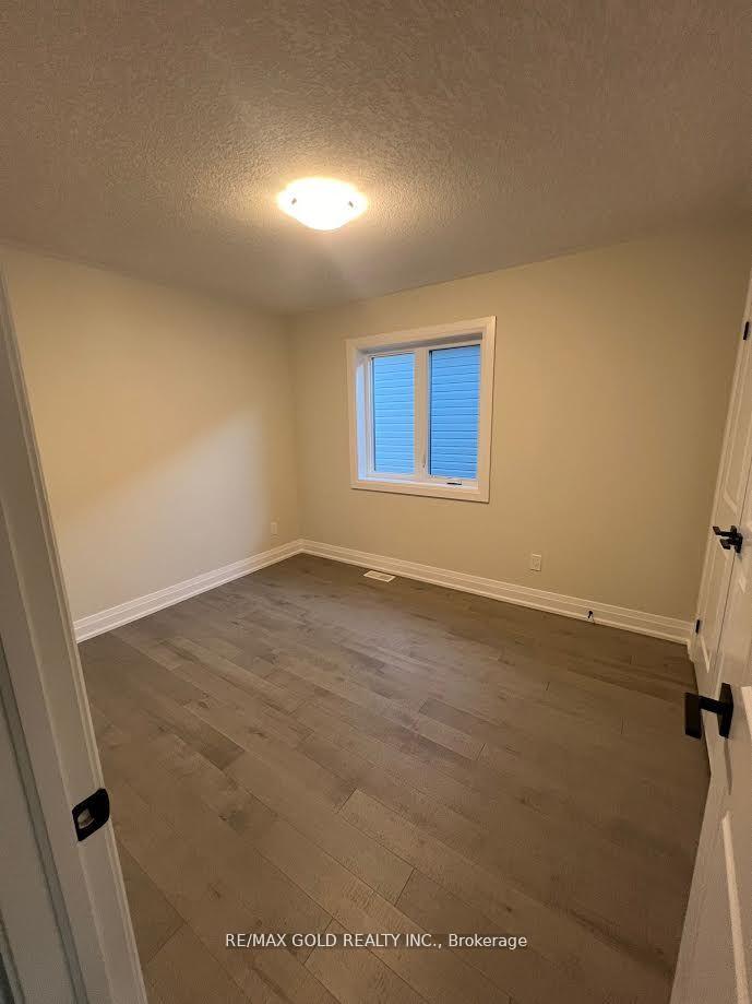 Photo 9 of 23 Jacob Detweiller Drive, Kitchener — HOMEH
