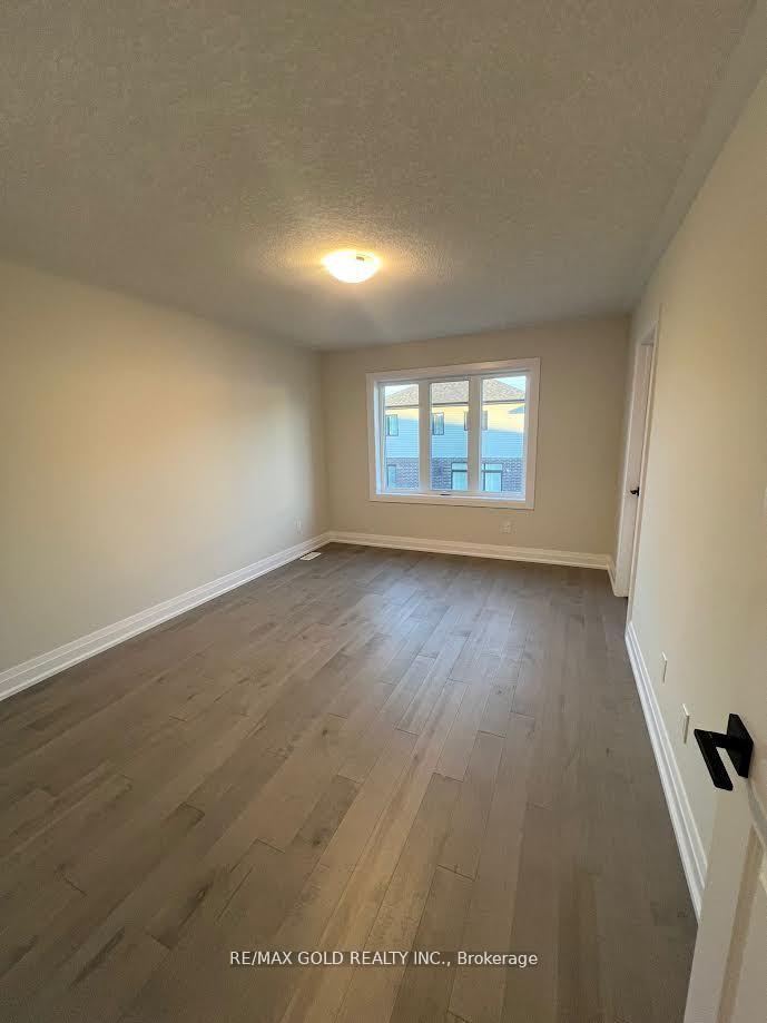 Photo 11 of 23 Jacob Detweiller Drive, Kitchener — HOMEH