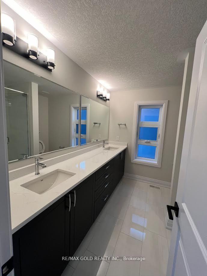 Photo 10 of 23 Jacob Detweiller Drive, Kitchener — HOMEH