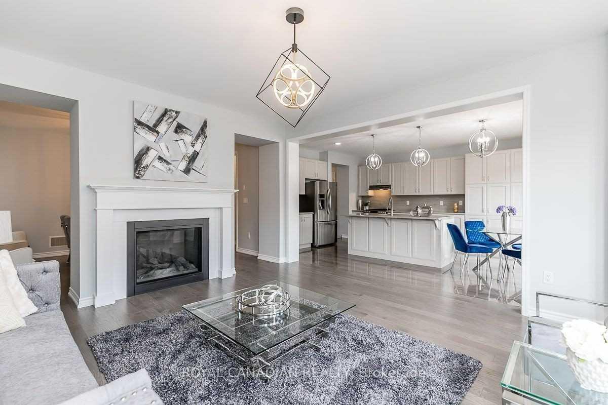 Photo 7 of 29 Streamside Street W, Vaughan, Kleinburg — HOMEH