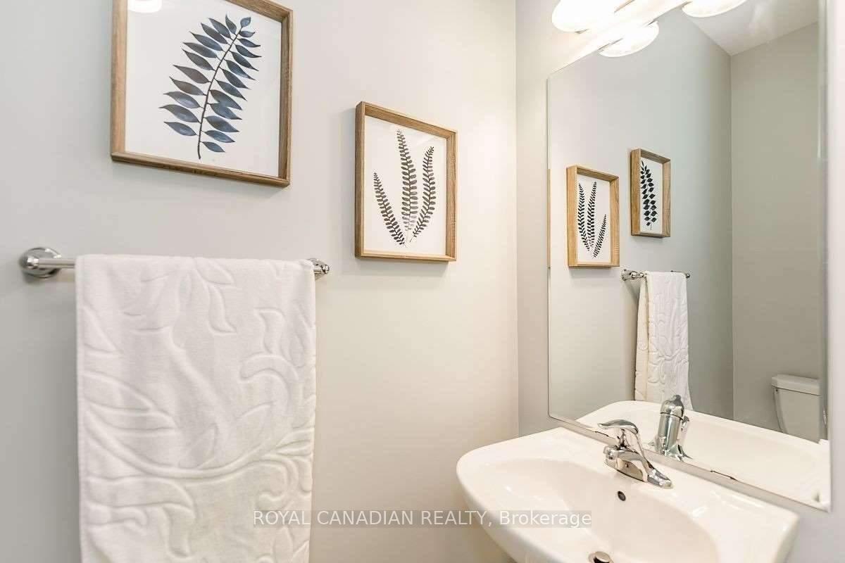 Photo 12 of 29 Streamside Street W, Vaughan, Kleinburg — HOMEH