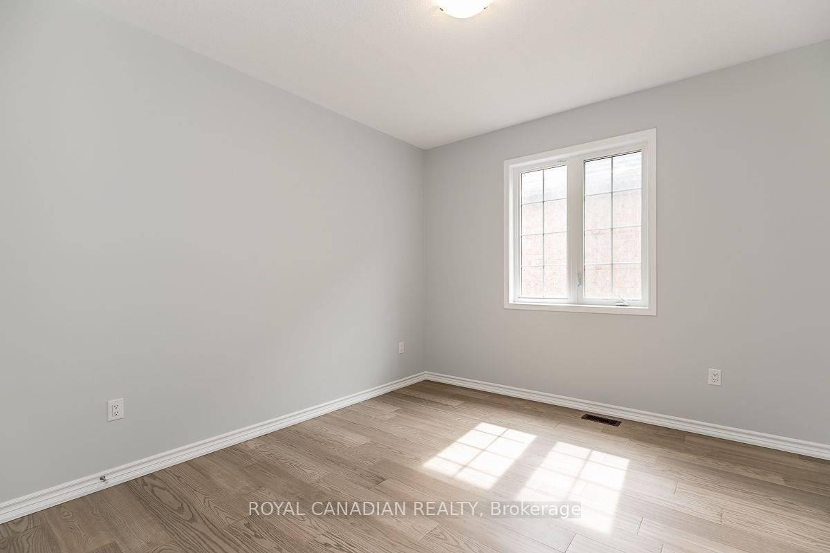 Photo 23 of 29 Streamside Street W, Vaughan, Kleinburg — HOMEH