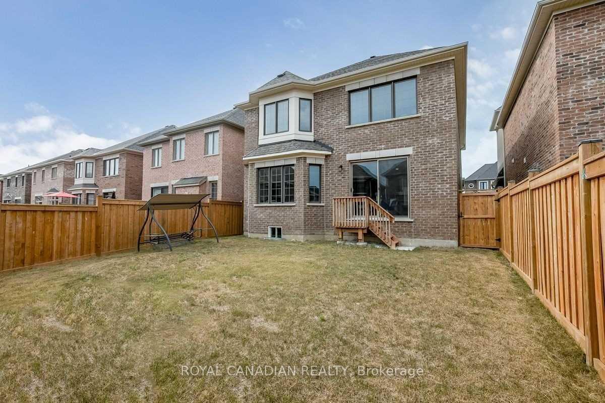 Photo 27 of 29 Streamside Street W, Vaughan, Kleinburg — HOMEH