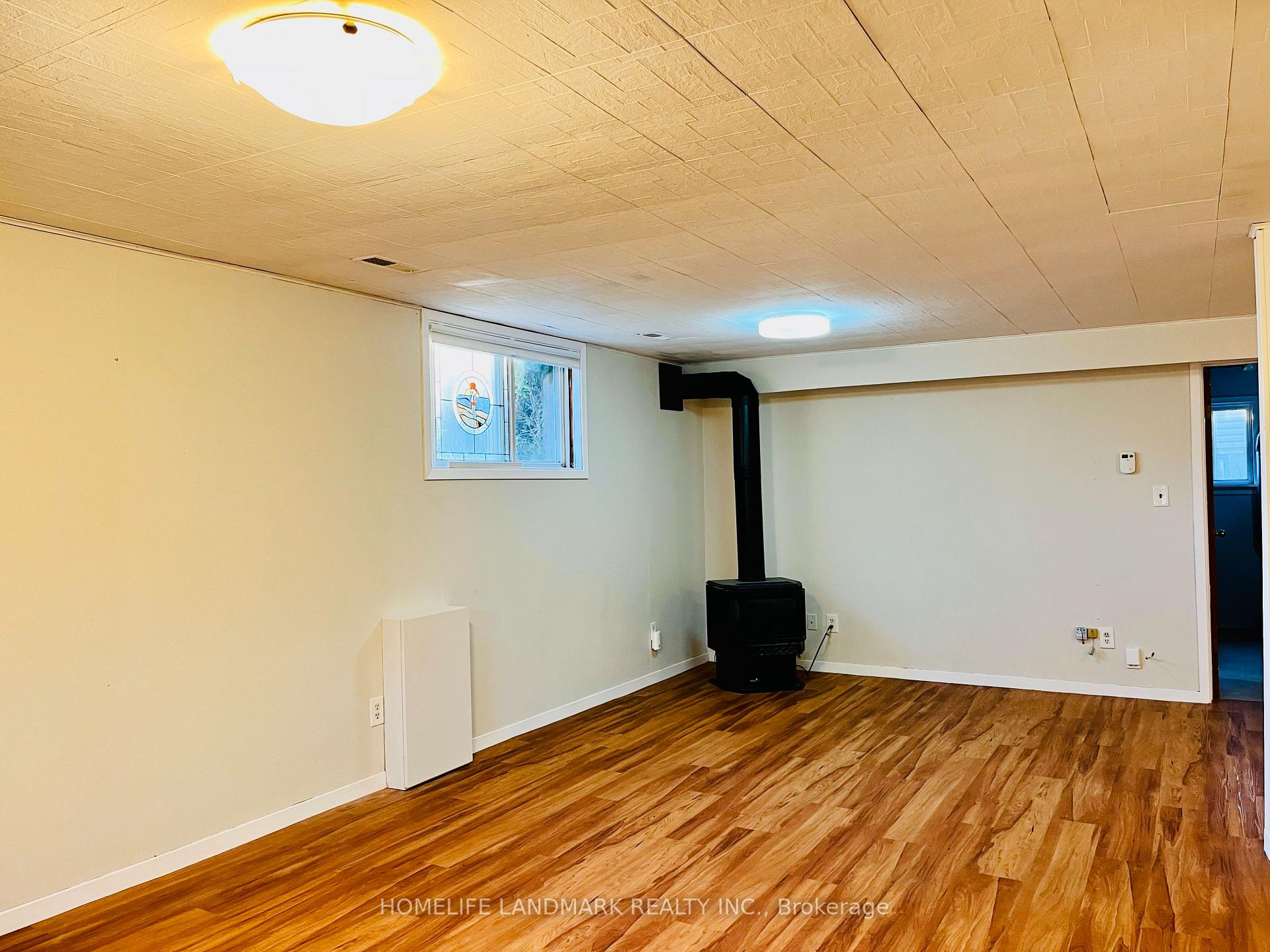 Photo 10 of 333 Hickory Street, Collingwood — HOMEH