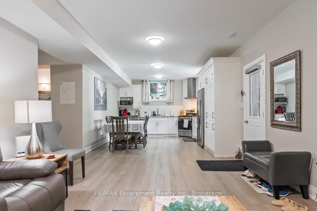 Photo 6 of Unit 2, 175 Cloverdale Avenue, Hamilton, Rosedale — HOMEH