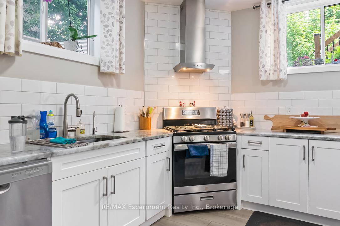 Photo 5 of Unit 2, 175 Cloverdale Avenue, Hamilton, Rosedale — HOMEH