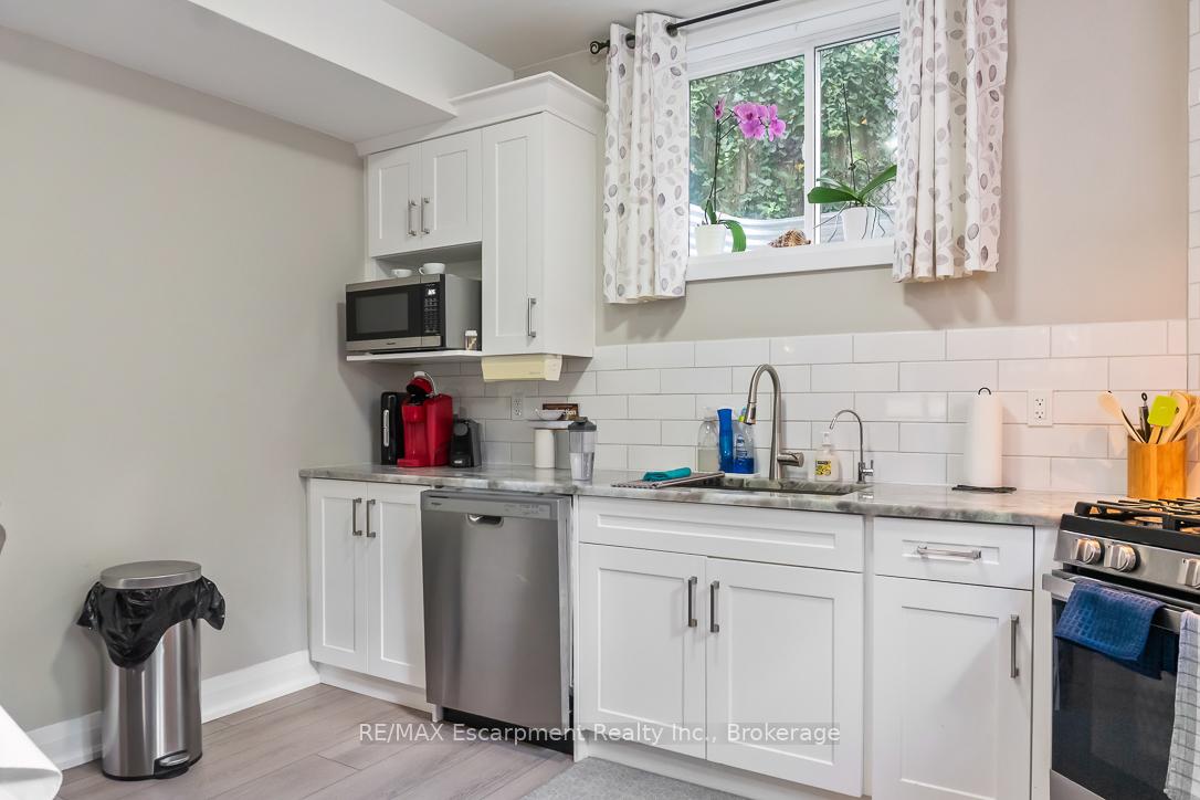 Photo 7 of Unit 2, 175 Cloverdale Avenue, Hamilton, Rosedale — HOMEH