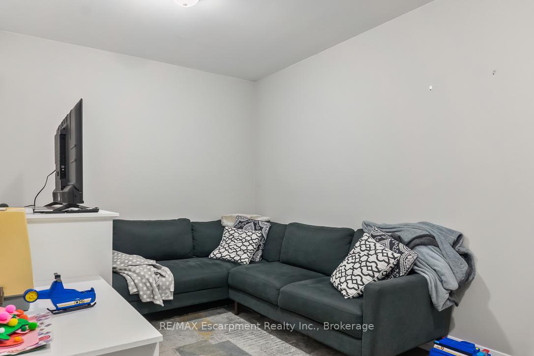 Photo 15 of Unit 2, 175 Cloverdale Avenue, Hamilton, Rosedale — HOMEH