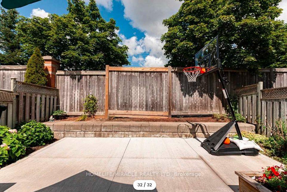 Photo 11 of 36 Bramcedar Crescent, Brampton, Northwest Sandalwood Parkway — HOMEH