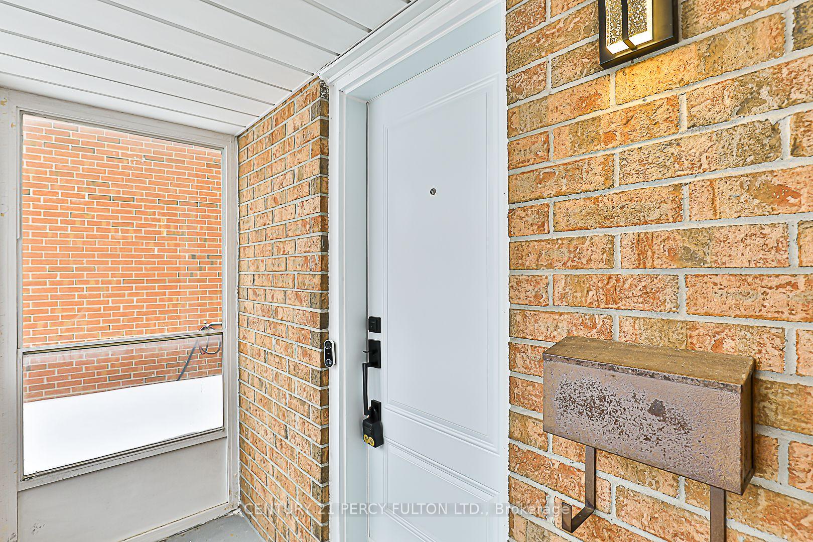 Photo 6 of 53 Miley Drive, Markham, Markville — HOMEH