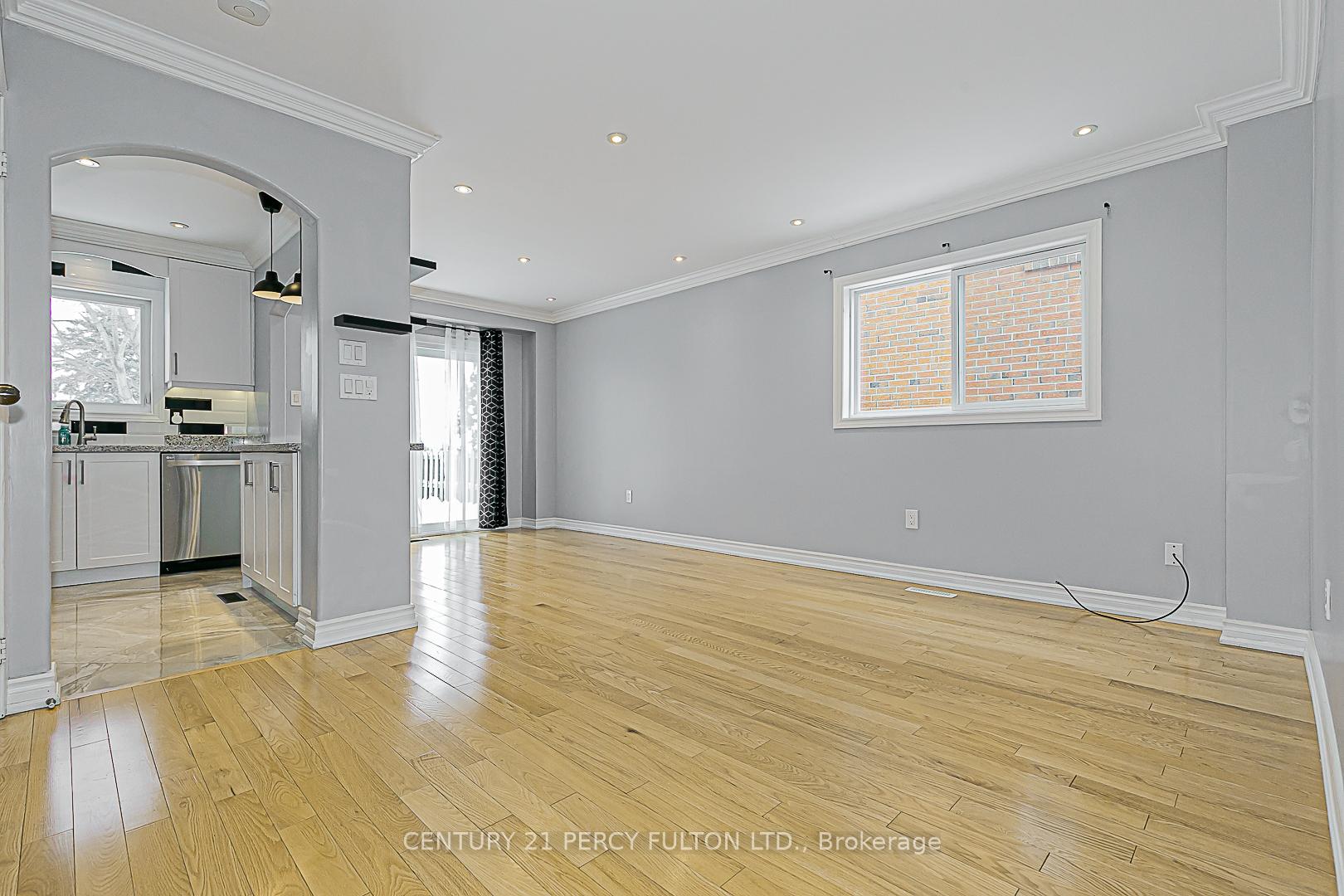 Photo 8 of 53 Miley Drive, Markham, Markville — HOMEH