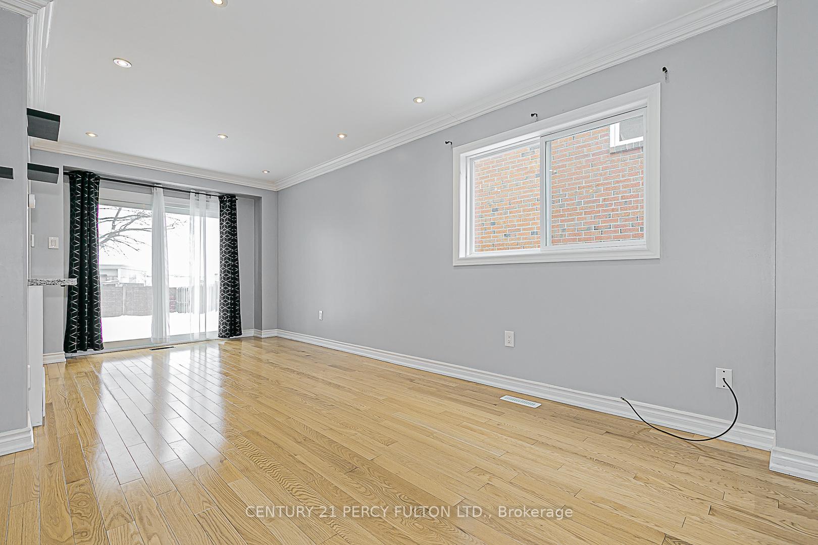 Photo 34 of 53 Miley Drive, Markham, Markville — HOMEH