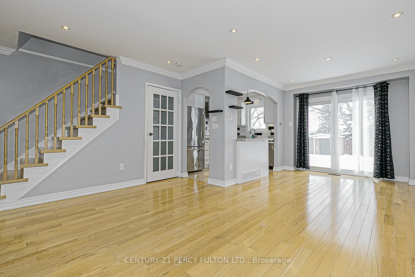 Photo 10 of 53 Miley Drive, Markham, Markville — HOMEH