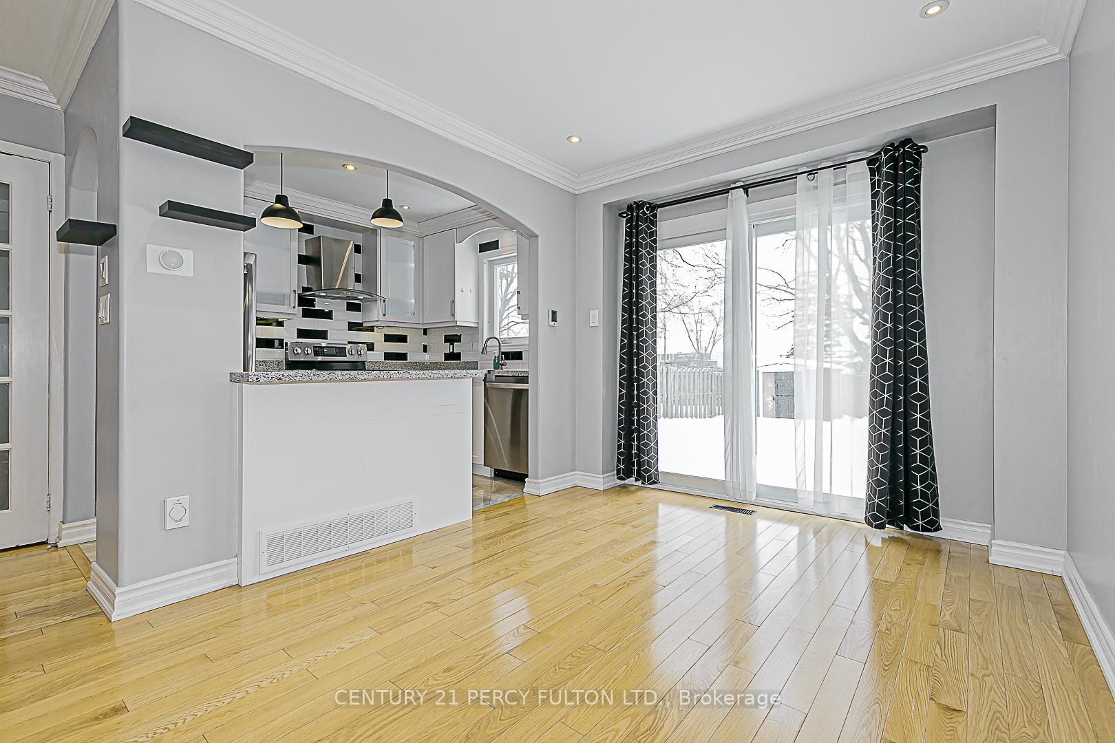 Photo 11 of 53 Miley Drive, Markham, Markville — HOMEH