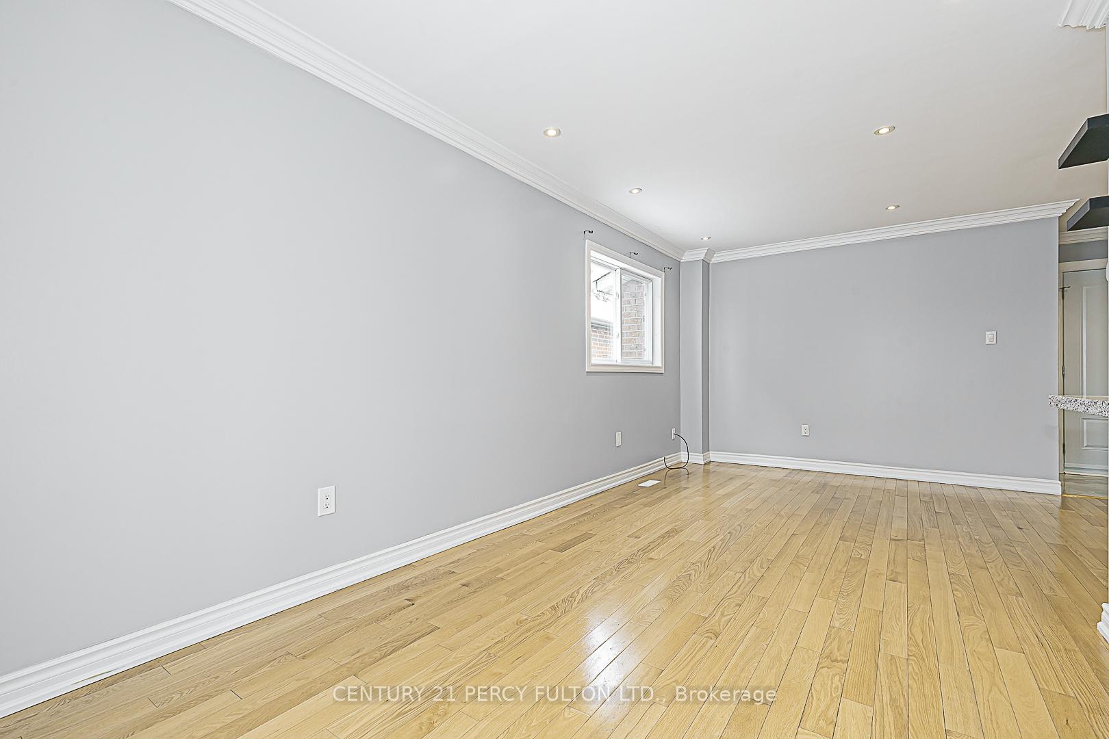 Photo 13 of 53 Miley Drive, Markham, Markville — HOMEH