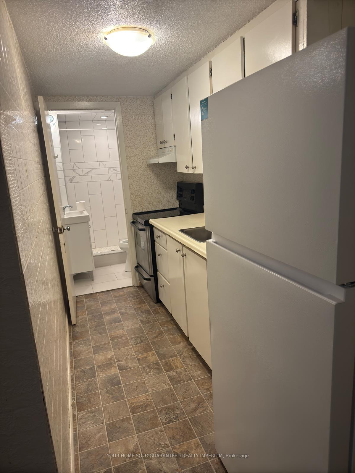 Front of Unit 6, 2906 Highway 2 Street