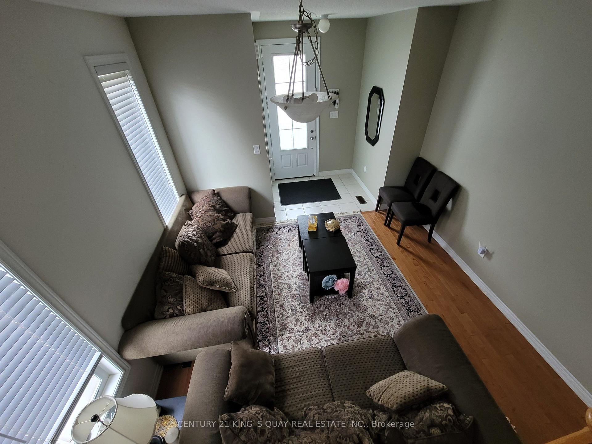 Photo 5 of 26 William Bartlett Drive W, Markham, Berczy — HOMEH