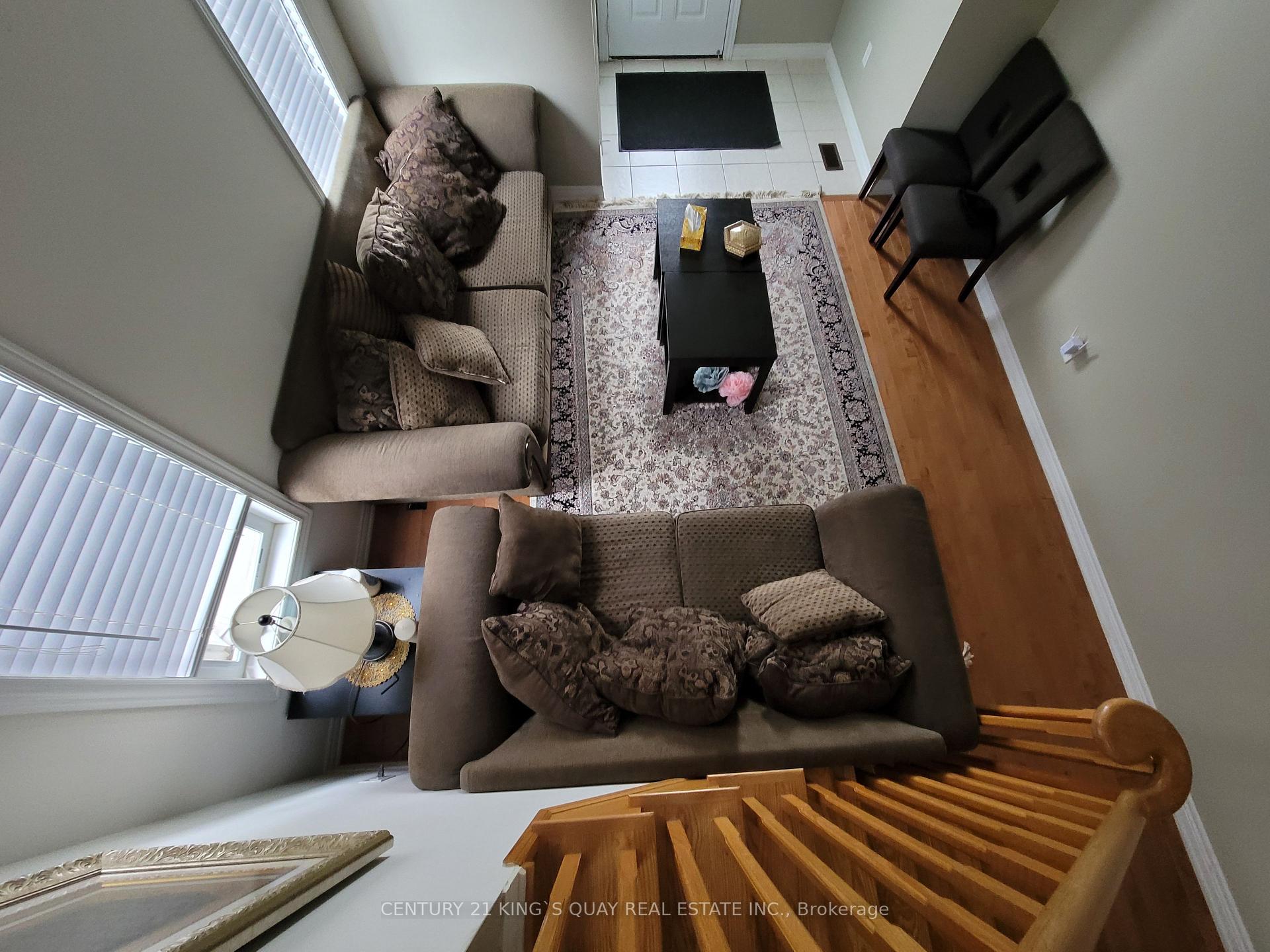 Photo 3 of 26 William Bartlett Drive W, Markham, Berczy — HOMEH