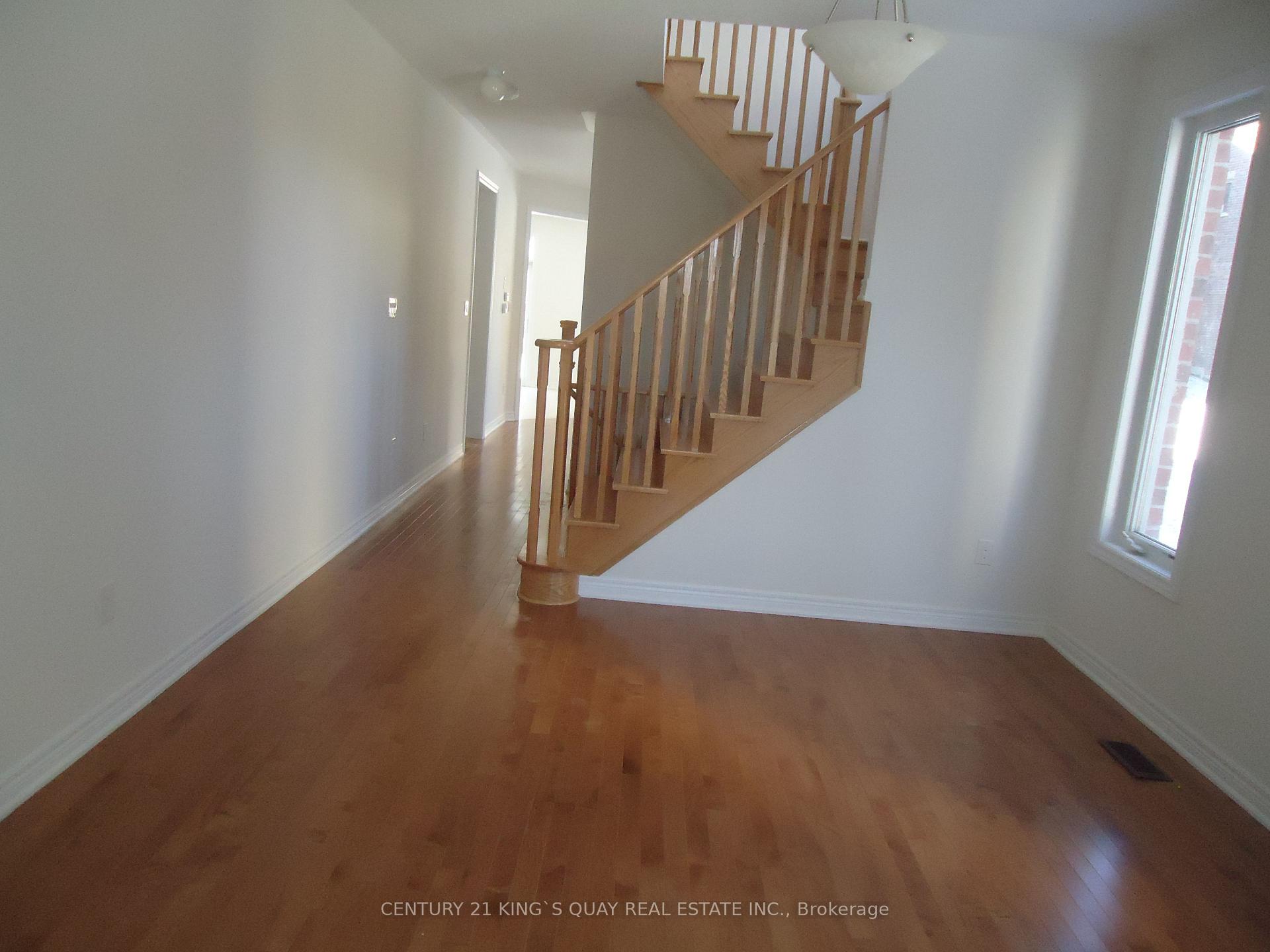 Photo 6 of 26 William Bartlett Drive W, Markham, Berczy — HOMEH