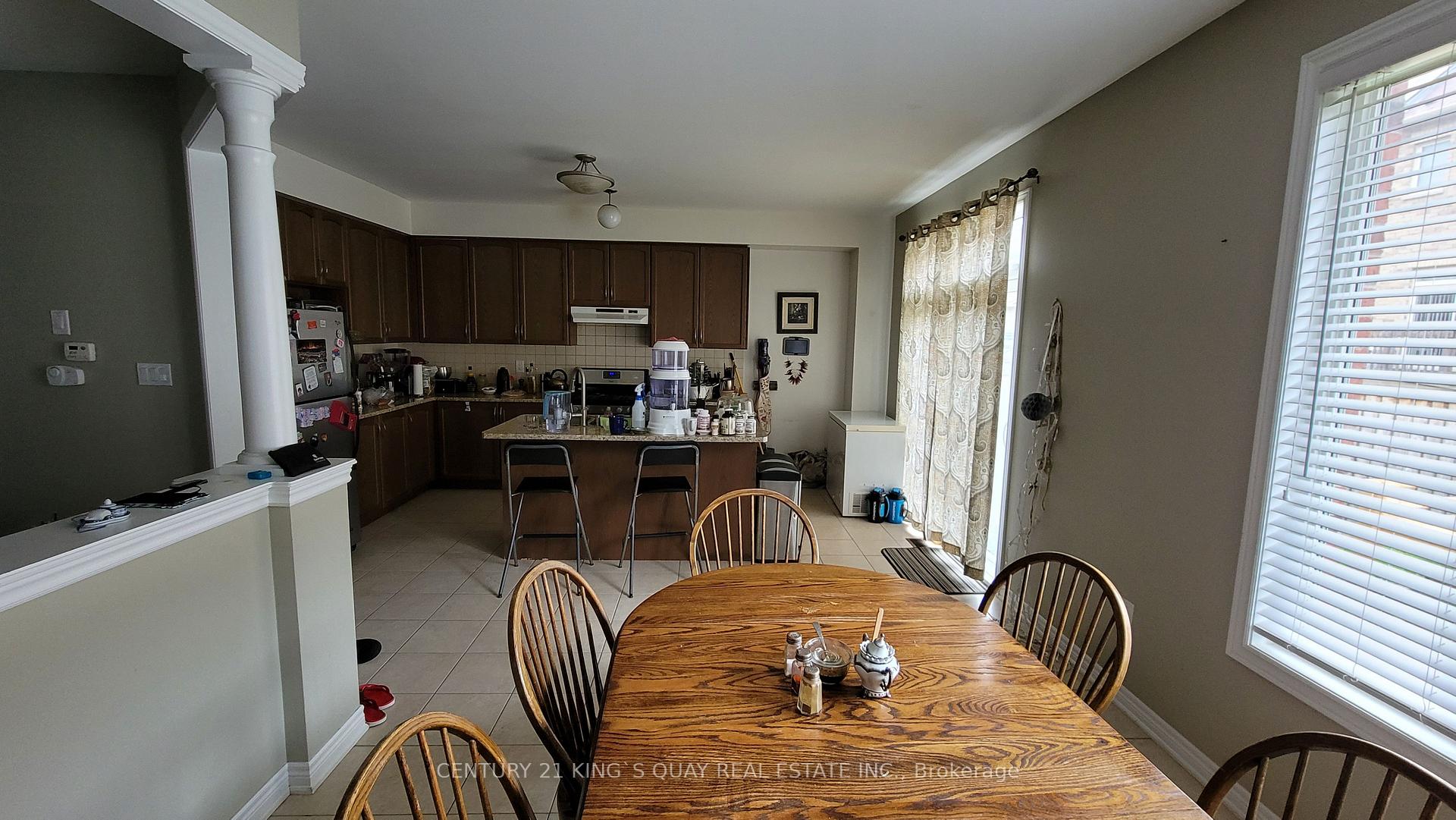 Photo 10 of 26 William Bartlett Drive W, Markham, Berczy — HOMEH