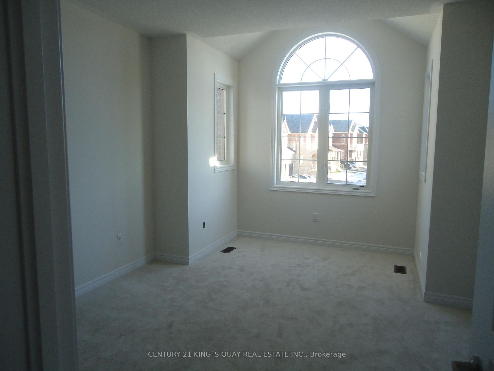 Photo 17 of 26 William Bartlett Drive W, Markham, Berczy — HOMEH