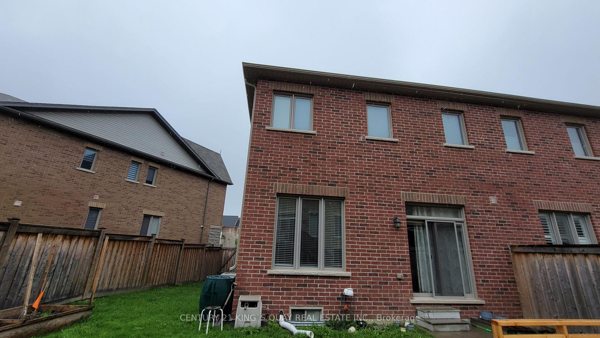 Photo 21 of 26 William Bartlett Drive W, Markham, Berczy — HOMEH