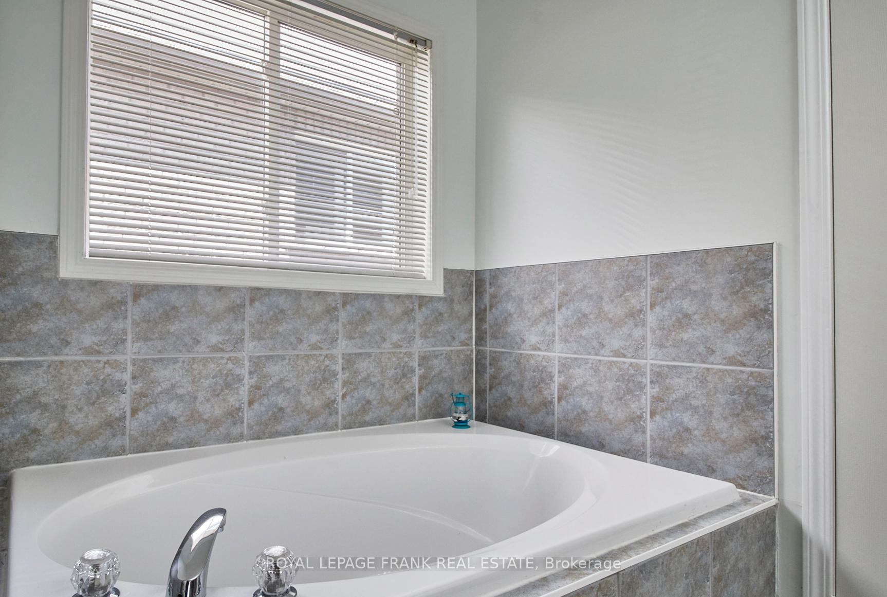 Photo 19 of 97 Mackey Drive, Whitby, Williamsburg — HOMEH