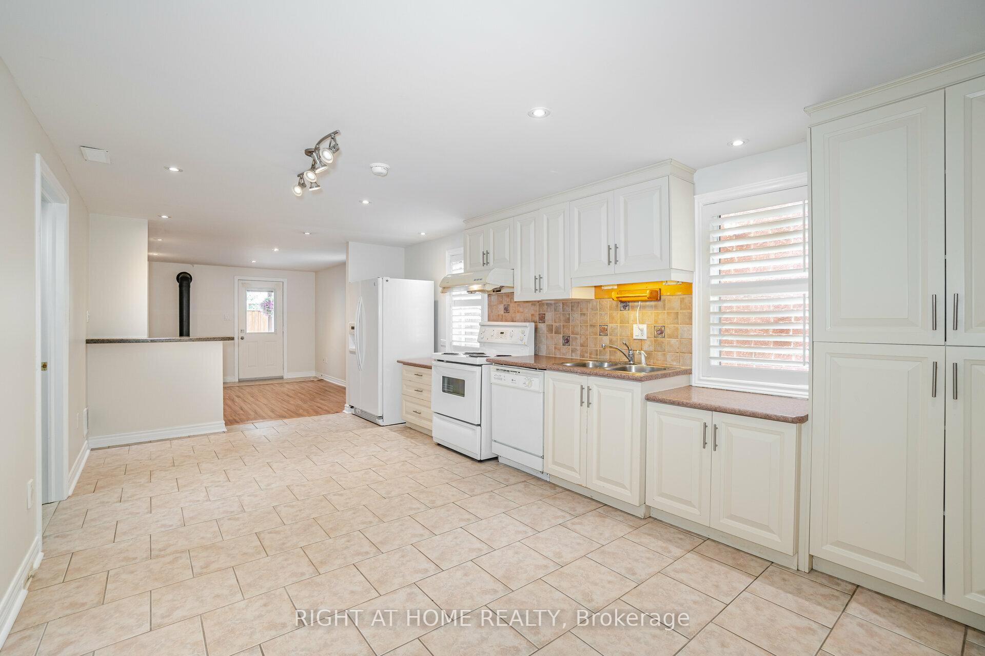 Photo 10 of Unit Lower, 62 San Vito Drive, Vaughan, Sonoma Heights — HOMEH