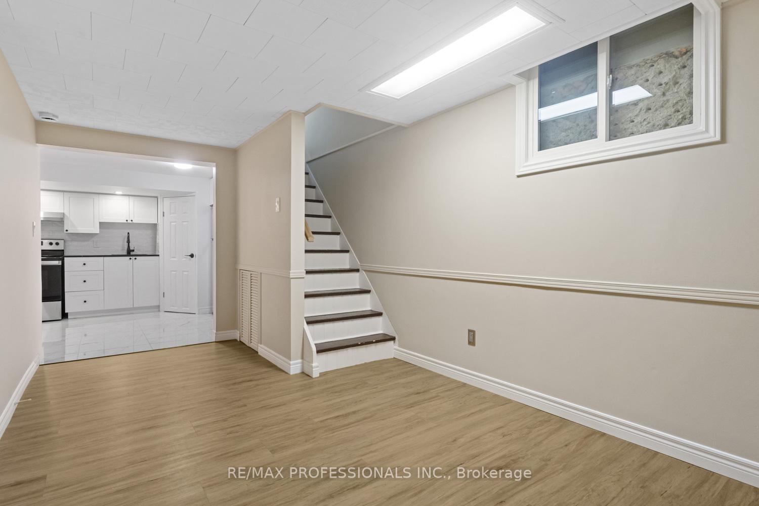 Photo 4 of Unit Lower, 5 Manor Drive, Kitchener — HOMEH