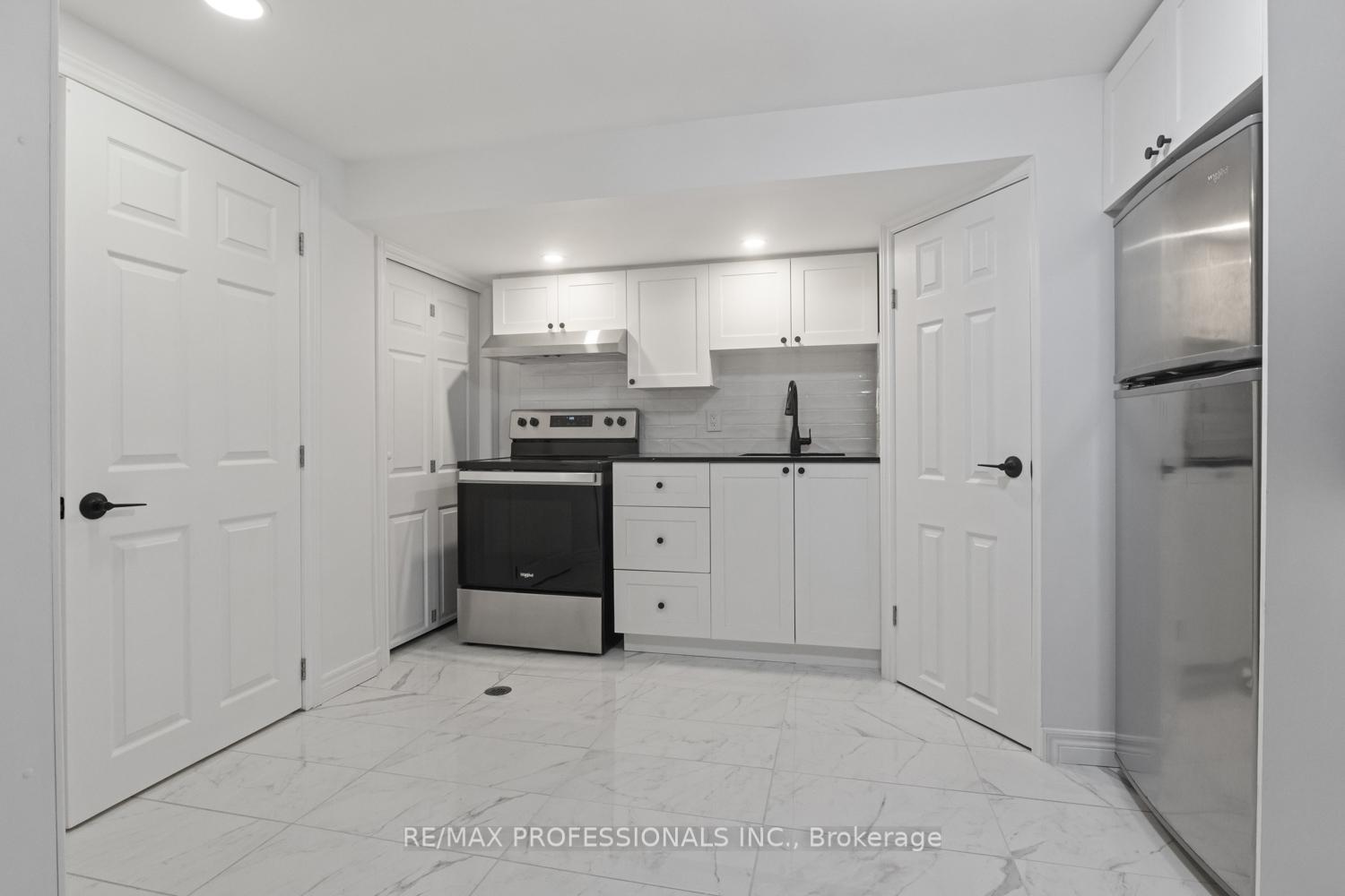 Photo 8 of Unit Lower, 5 Manor Drive, Kitchener — HOMEH
